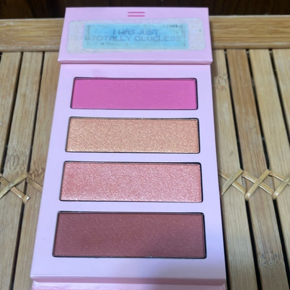 💋👁️CLUELESS MAKE UP Palette Cheeks & Eyeshadow Contour & Highlight Palette - Picture 1 of 5